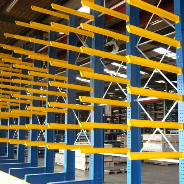 cantilever jaune et bleu
