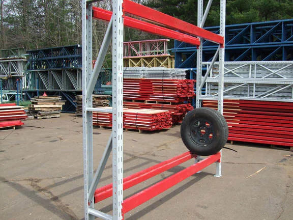 Rayonnage à pneus extérieur