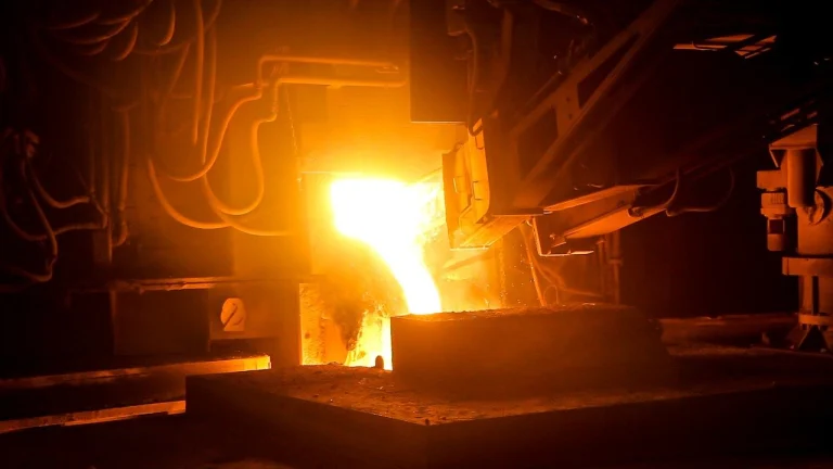 production d'acier dans un haut-fourneau