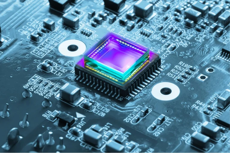 Puce électronique retrouvée dans la technologie des capteurs de poids