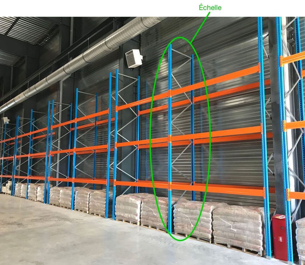 Schéma d'une échelle sur un rack de palettier
